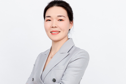 石凌莉：以身作则 厚积薄发