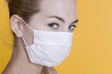 防雾霾入侵 女性这样护肤